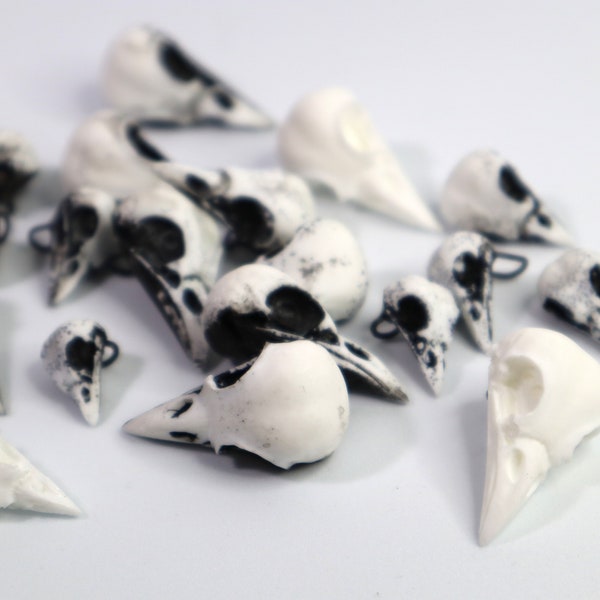 STEAMPUNK 3 sizes resin bird skull toggle shank buttons - small medium large