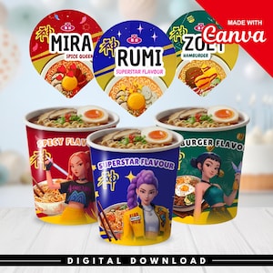 Può includere: Tre tazze di ramen istantaneo con coperchi illustrati. I gusti sono "Mira Spice Queen", "Rumi Superstar Flavour" e "Zoey Hamburger". Ogni tazza presenta un personaggio in stile anime. Il testo "Digital Download" è visibile.