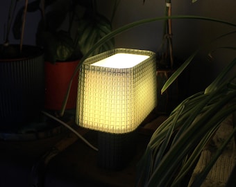 LUCENT KUAD - Table Lamp
