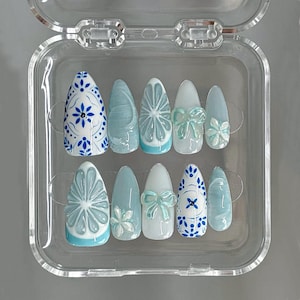 Blue Porcelain Flower Press On Nails, 3D Bow and Bloom Nail Art, Delft Tile Inspired Summer Nails, Elegant Light Blue Nail Set