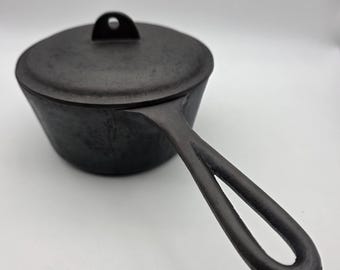 Vintage 1940s-1950s Unmarked (BSR, Wagner Ware, Lodge ???) 2 QT Cast Iron Sauce Pan with Matching Lid, Solid Heat Ring Sauce Pot With Lid