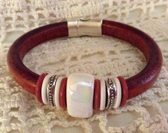 SMALL (6.5") Whiskey Brown Regaliz Bracelet with White Ceramic Bead and Silver Spacers