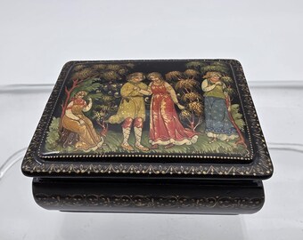 Vintage 1992 Palekh Russian Lacquer Box "The Snow Maiden" Signed Zubkov, Authentic Hand Painted Papier-Mache Miniature Art