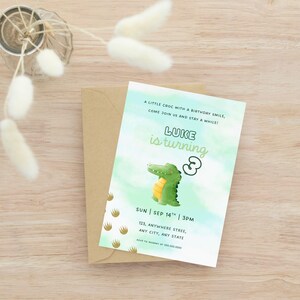 Modello modificabile per invito di compleanno a tema coccodrillo, invito Canva per festa di 3° compleanno