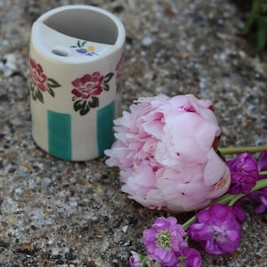 Handmade Floral Ceramic Mug - Vintage-Inspired Hand-Painted Coffee Cup - Cottagecore Pottery