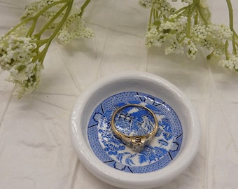 Hand Made Ring Dish 2-Inch Dia. Painted Terra Cotta Dish Decoupaged with Classic Blue Willow Design Jewelry Trinket Dish RD 1