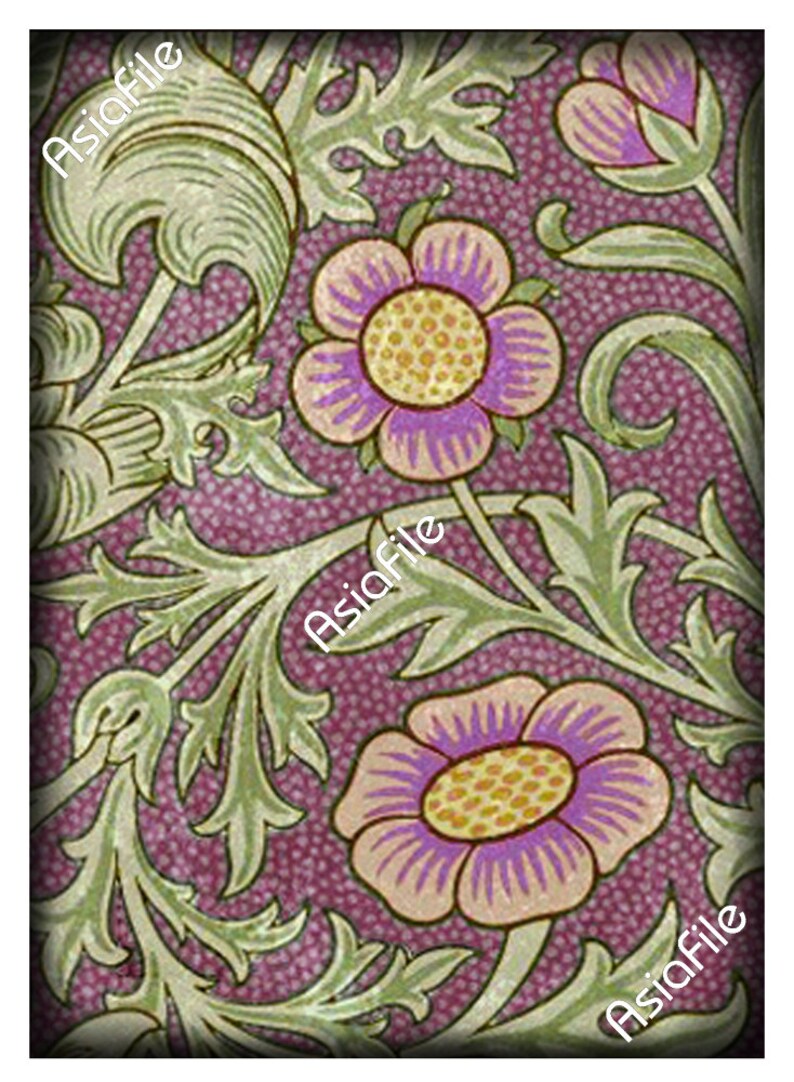 K&ouml;nnte beinhalten: Ein Vintage-Blumenmuster mit rosa und violetten Bl&uuml;ten auf einem dunkelrosa Hintergrund. Die Bl&uuml;ten haben gelbe Zentren und sind von gr&uuml;nen Bl&auml;ttern umgeben.