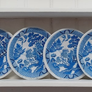Best Seller! Set 4 Hand Made Gift 1-Inch (25mm) Classic Blue Willow Porcelain Plates 1:12 Dollhouse  Miniature Collection Made in USA AMM 1