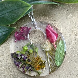 Real Pressed Wildflower Resin Necklace: Botanical Pendant Jewelry