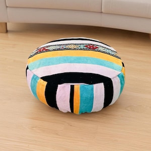 Vintage Chunky rug Floor Pouf – Moroccan Ottoman, Berber tribal design Cushion, Handmade wool Pouf for Living Room, Nursery Meditation Seat