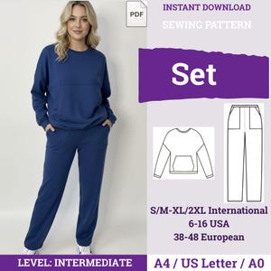 Könnte beinhalten: Eine Frau trägt einen marineblauen Trainingsanzug. Das Bild enthält ein Schnittmuster mit dem Text "SOFORTIGER DOWNLOAD NÄHMUSTER" und "Set". Das Muster ist für die Größen S/M-XL/2XL, US-Größen 6-16 und europäische Größen 38-48.