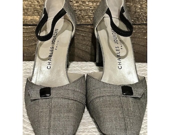 Zapatos de tacón vintage Charles Jourdan de tela gris con tira en el tobillo, talla 6.5 M