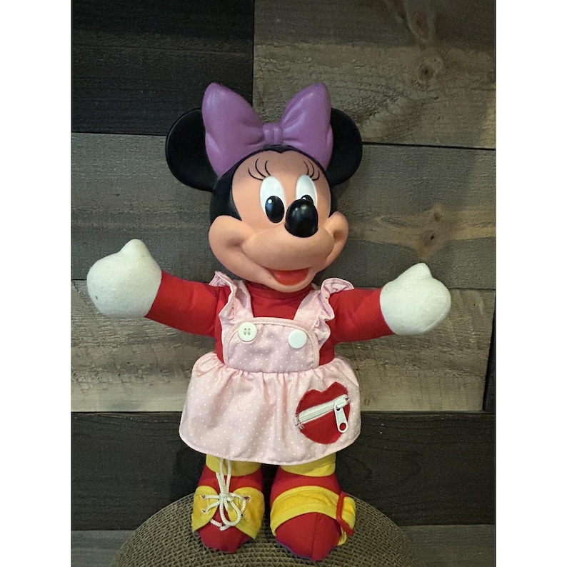 Vintage Mattel Walt Disney Minnie Mouse Learn to Dress Me-pop 15-inch knuffel afbeelding 1
