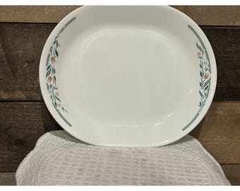 Bandeja ovalada para servir Corelle Corning ROSEMARIE de 25 x 30 cm (10" x 12") con diseño de tulipanes verdes y rosas.