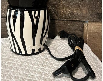 SCENTSY Warmer Zebra Full Size Wax Warmer Black & White Safari