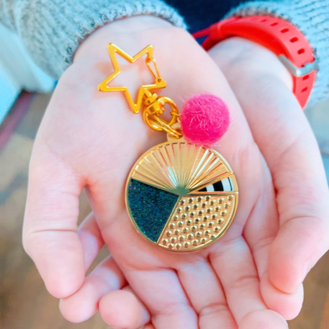 Original Fidget Coins by Heremeow - Quiet Fidget Toy Spinner - Reward Incentive - Spinner - Autism Sensory Toy Key Chain Zipper