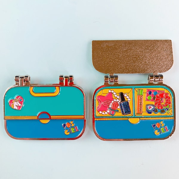 90s Makeup Case Hinged Enamel Pin - Retro Nostalgic Toy Lapel Badge