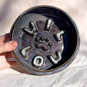 Gamelle Anti-Glouton Personnalisée au Prénom | Slow Feeder Chien et Chat en Grès | Céramique Artisanale Faite Main