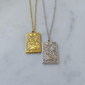 Collier carte de tarot les amoureux doré avec chaîne, arcane majeur de tarot les amoureux en pendentif doré argenté et rose doré