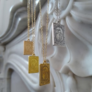 Collier avec pendentif Le Monde / the world carte de tarot