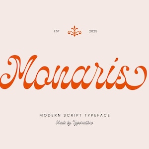 Könnte beinhalten: Grafikdesign mit dem Wort "Monaris" in leuchtend orangefarbener Schrift auf hellpfirsichfarbenem Hintergrund. Das Design enthält auch den Text "Modern Script Typeface" und "Made by Typorailtho."