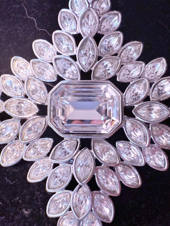 Vintage Kenneth J Lane rhinestone brooch - image 2