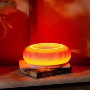 Lampe Donut | Lampe de table colorée minimaliste | Éclairage d'ambiance vintage | Lampe d'accentuation sculpturale moderne | Fixation murale