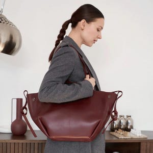 Burgundy Tote Bag – Elegant Women Bag, Gift for Wife, Perfect for Night Date, Eco Leather Purse, Chic Everyday Style, Soft Structured Bag