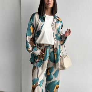 Silk Satin Pajama Set of 2 – Abstract Print Loungewear with Long Shirt & Pants – Gift for Mom, Gift for Daughter – Relax Fit Sleepwear