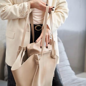 Tote Bag mit Reißverschluss-Tasche - 2-in-1 Clutch-Set für Frauen, Geschenkidee Brautjungfer, elegante weiche Öko-Ledertasche für Hochzeit oder Alltag