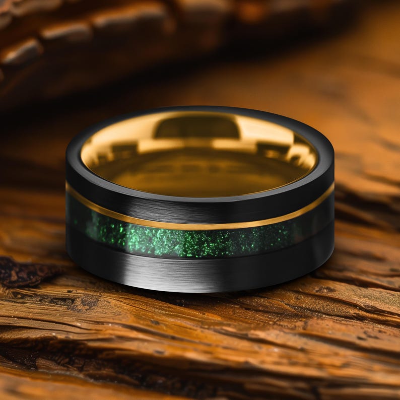 Black Tungsten Ring, Crushed Emerald Inlay, Yellow Gold, Mens Wedding Band bild 2