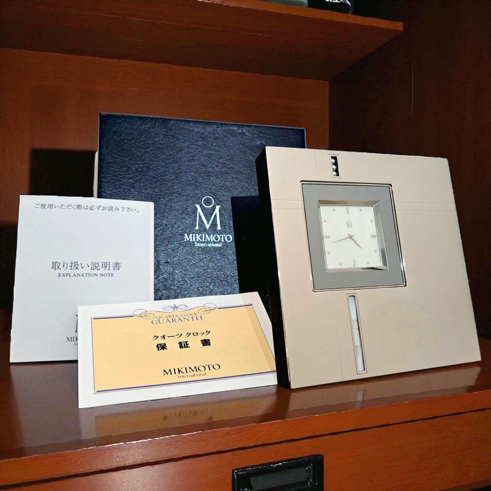 MIKIMOTO Internationalの時計 Mikimoto International Desk Clock – Pearl & Shell Decorations