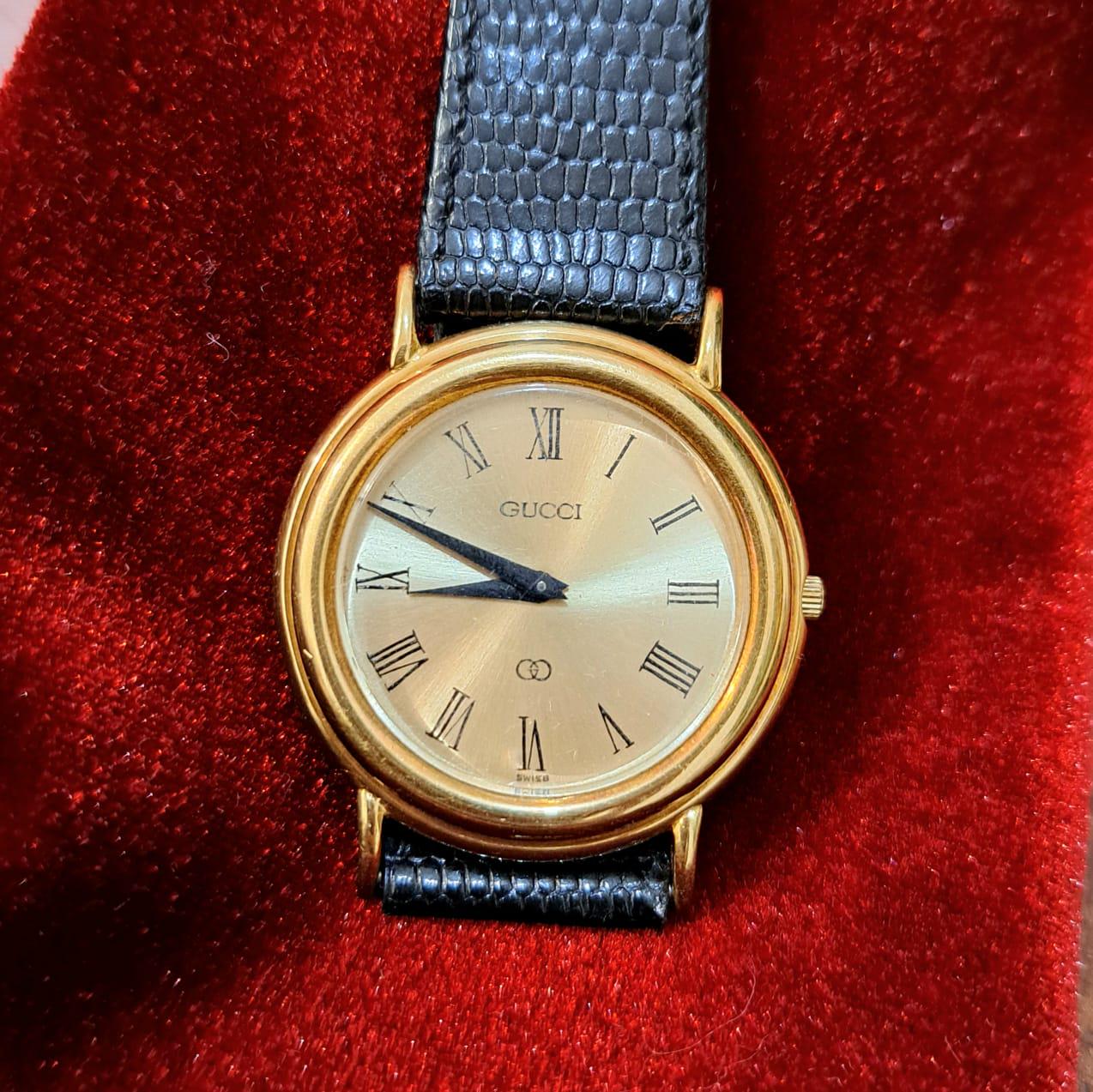 AUTHENTIC VINTAGE GUCCI GOLD WATCH Gucci 3000L 26mm Gold Dial Quartz Women main image 4