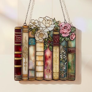 ジェーン・オースティンの本の山をモチーフにしたサンキャッチャー｜本好きのためのアクリル製窓飾り｜ヴィンテージ風図書館装飾