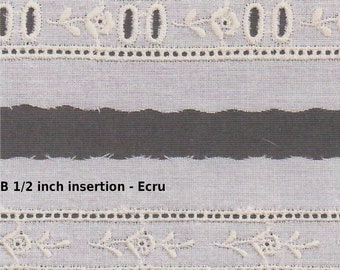 Insertion de fleurs et broderie perlée entredeux - Broderies suisses - Accessoires de vêtements pour poupées