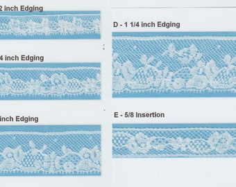 Vier bijpassende Franse katoenen kanten randen en één inzetstuk in wit en ecru - naaibenodigdheden voor erfstukken - benodigdheden voor poppenjurk