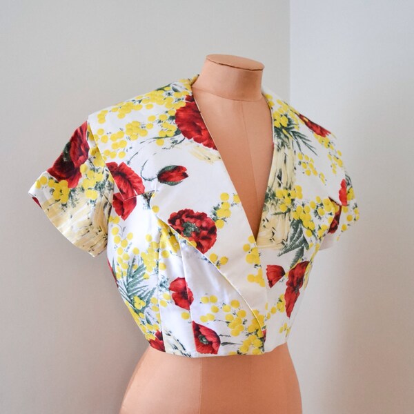 1950s White red yellow poppy print cotton bolero / 50s summer printed short wide collar jacket - S