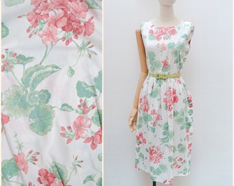 1960s stl Geranium print sundress, 80s does 60s floral midi, Printed semi fitted shift dress - S