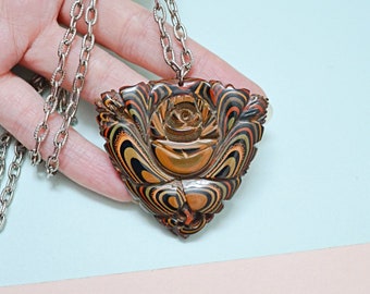 Carved Iro Urushi pendent, 1940s Long camouflage bakelite necklace, Layered resin costume jewellery