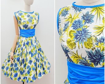 1950s Full skirt cotton dress, 50s flower print pleated sundress, Printed summer daywear - XS