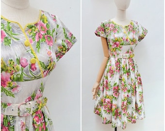 1950s Wildflower print cotton day dress, 50s floral printed full skirt, Cotton summer wear - S