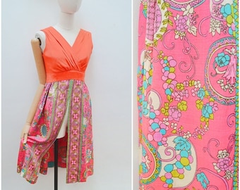 1970s Psychedelic printed overdress, Hostess dress with front split, Bright day or party wear - XS