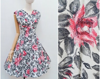 1950s Rose print cotton dress, 50s Floral full skirt sundress, summer daywear - M