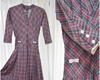 1950s Cotton checked day dress, 50s V neck pleated skirt, 3/4 length dolman sleeve - XXS