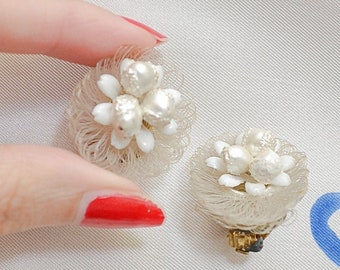 1940s 50s White novelty eggs in baskets easter parade earrings / 1950s 40s crin composition ivory colour clip on earrings