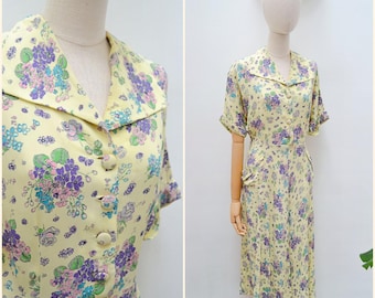 1940s Floral crepe day dress, 40s Printed teadress with pockets, Pretty short sleeved summer midi - M L