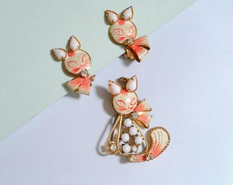 1950s Hand painted cat brooch & earring set, 50s Novelty rhinestone costume jewellery
