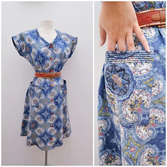 1940s Blue printed cotton day dress with pockets /