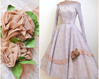 1950s Lace corsage formal dress, 50s Full skirt party dress, Long pointed sleeve prom wear - XS