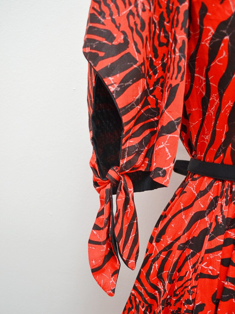 1980s Red Black Animal Print Full Skirt Party Dress 80s Tiger Printed Ruffle Peephole Sleeve Square Dance Dress S M Women S Clothing Clothing Gtforce In
